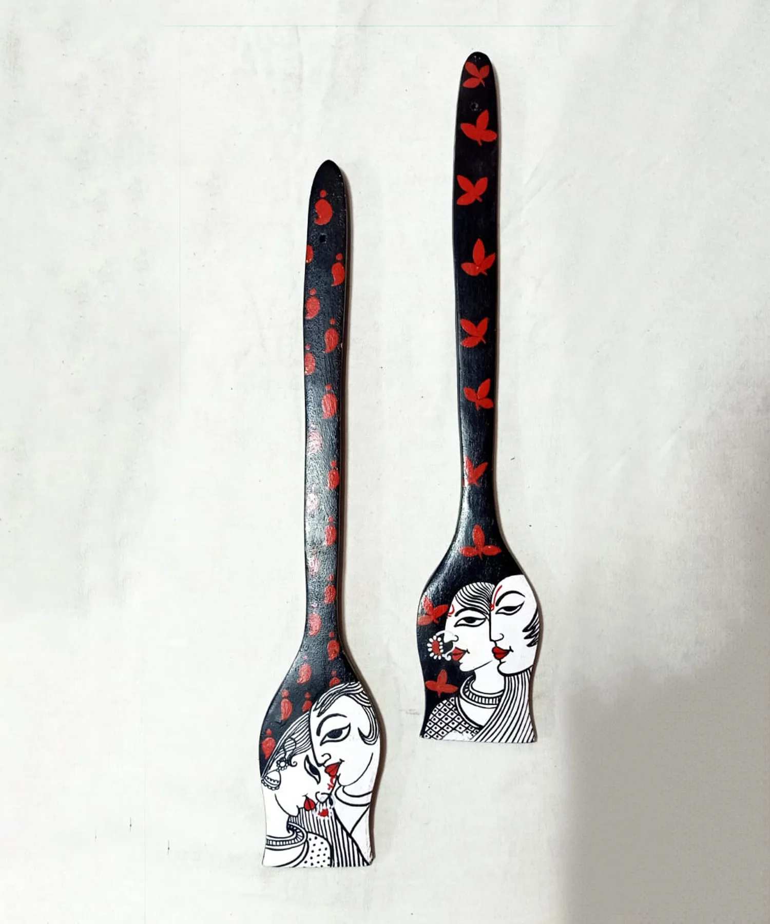 Madhubani Couple Spatula Wall Decor – A Love Story in Art | Set of 2