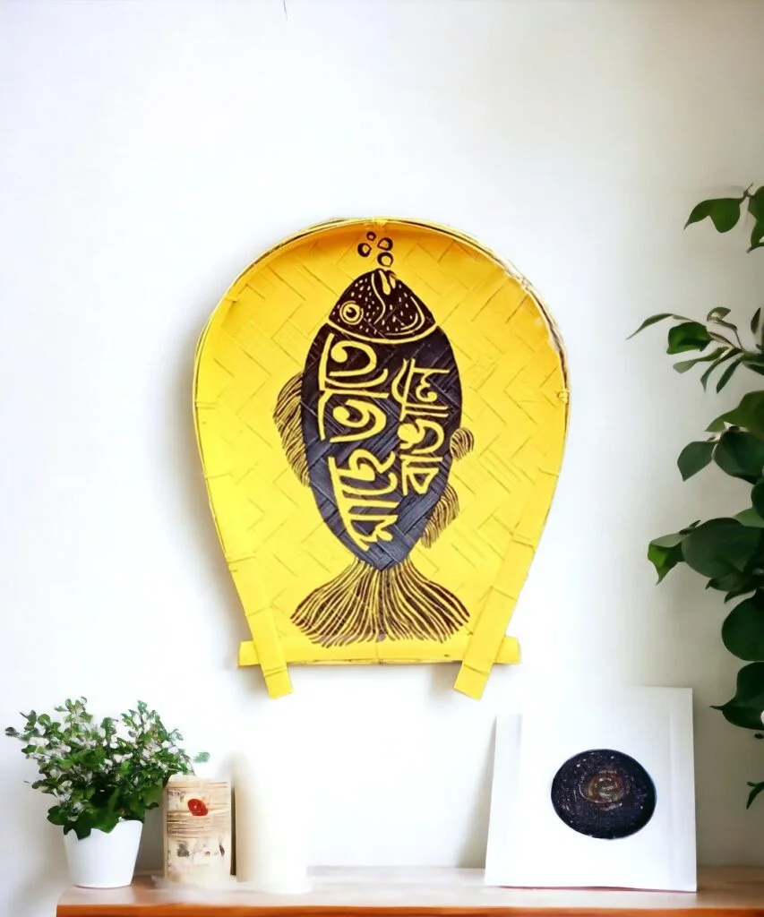 Vibrant Mach-e Bhat-e Bengali | Decorative Bamboo Kula | Home Decor | Handpainted | Wall Hanging Handicraft | 12 inch