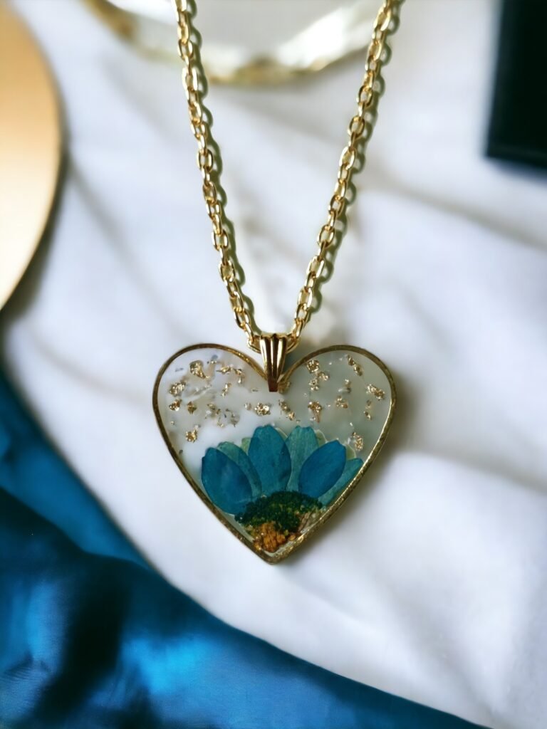 "Stunning Love Blue Daizy Flower Jewellery Necklace - Set of 1 Powerpiece"