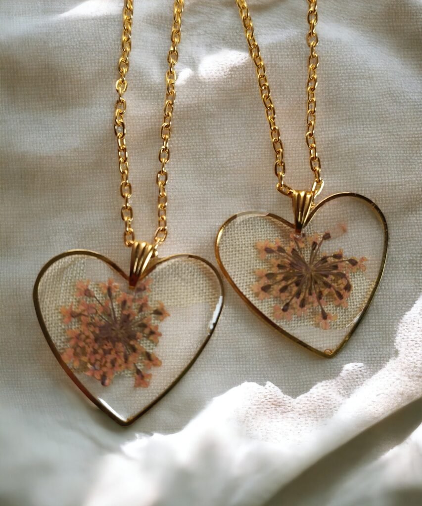 "Luxurious Love Cream Annelace Flower Jewellery Necklace - Set of 1 Masterpiece"