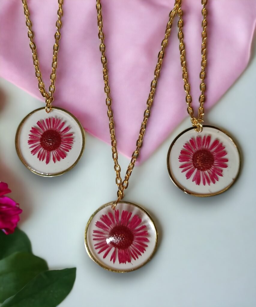 "Stunning flower jewellery Round Deep Pink Aster Necklace - Set of 1 Powerpiece"